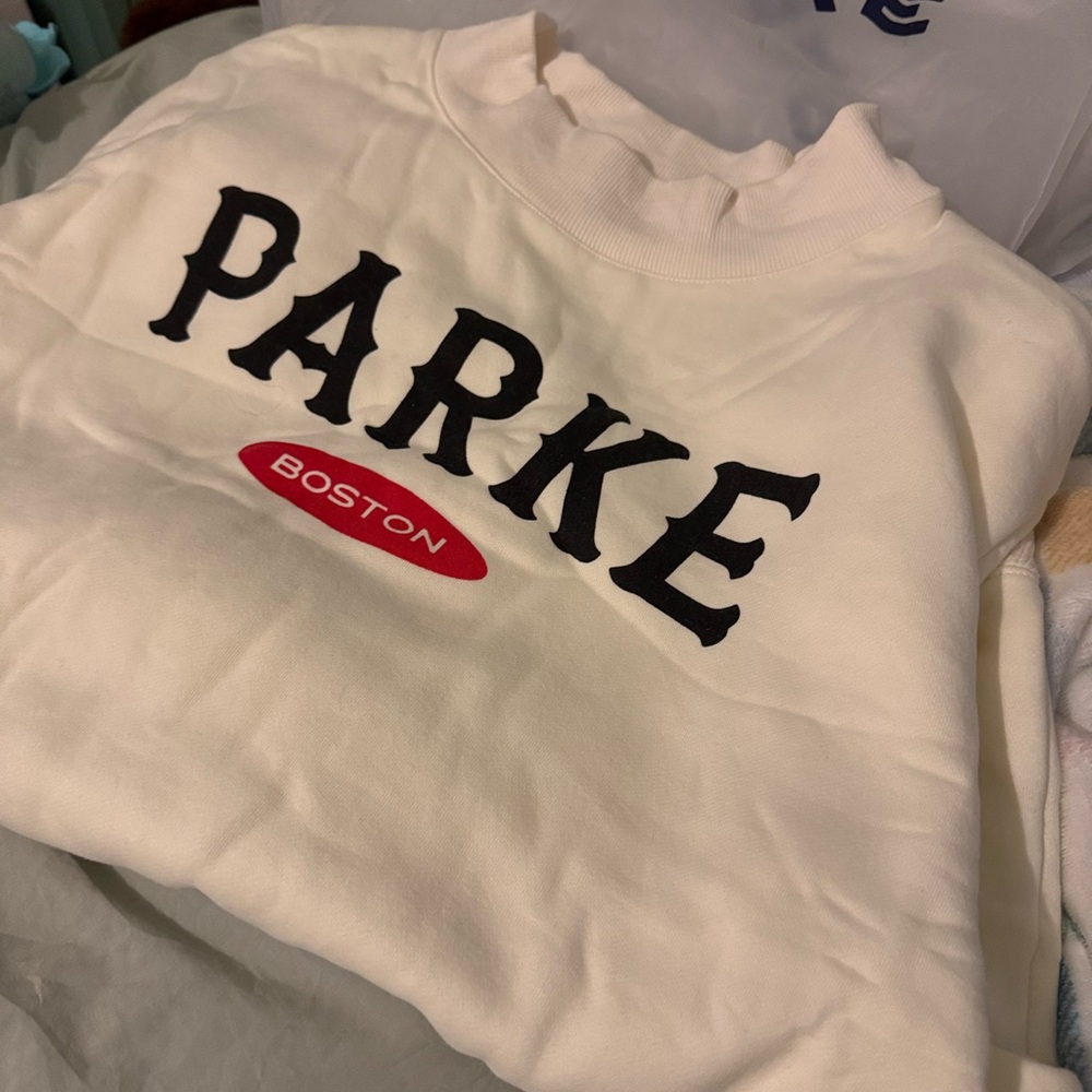 Parke small/med  Light Gray Sweatshirt with Navy Accents NEW Authentic - Picture 5 of 10